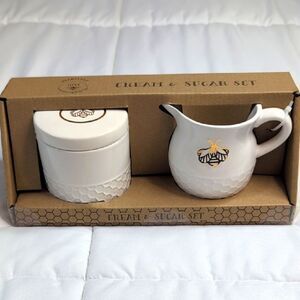 Heartland Hive Cream And Sugar Set With Gold Bumblebee Detail. NEW